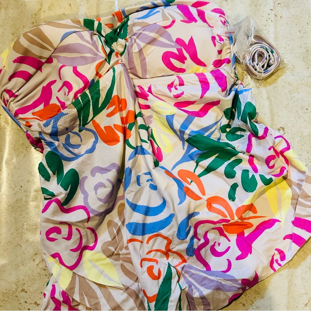 NWT Gap size S halter neck lined tankini top swim tan with neon abstract floral